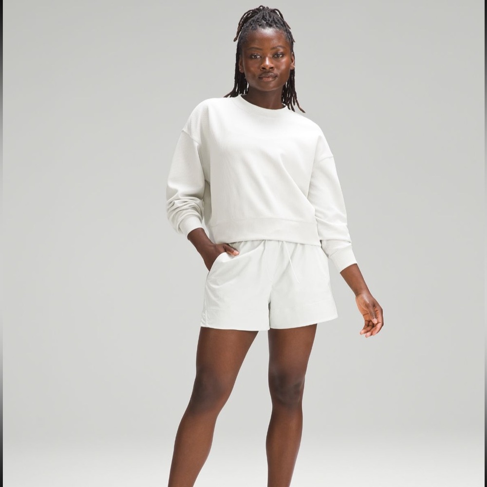 Cinchable Waist HR Woven Short 3.5” - Picture 3 of 10